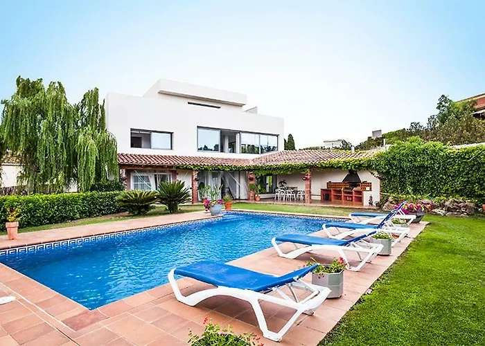 Villa Garriguella بيت للعطل