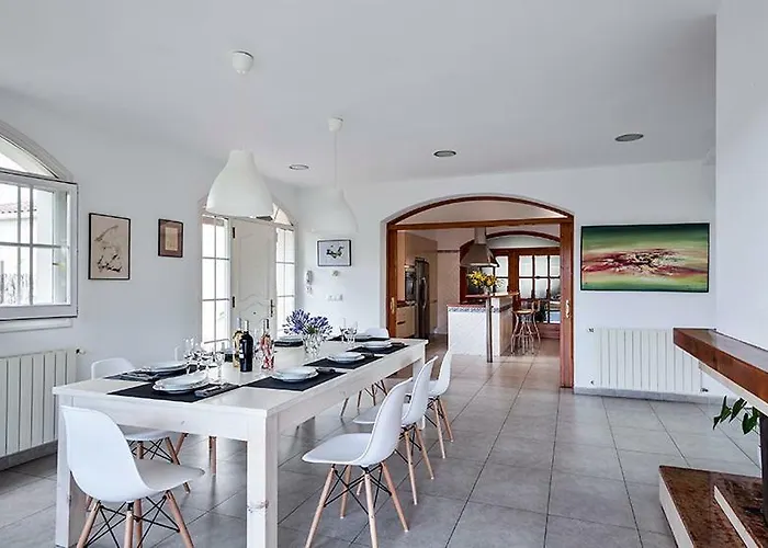 Villa Garriguella بيت للعطل غارغيييّا