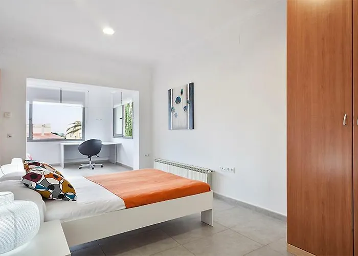 Villa Garriguella بيت للعطل